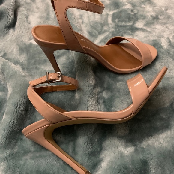 Heels - Picture 2 of 3